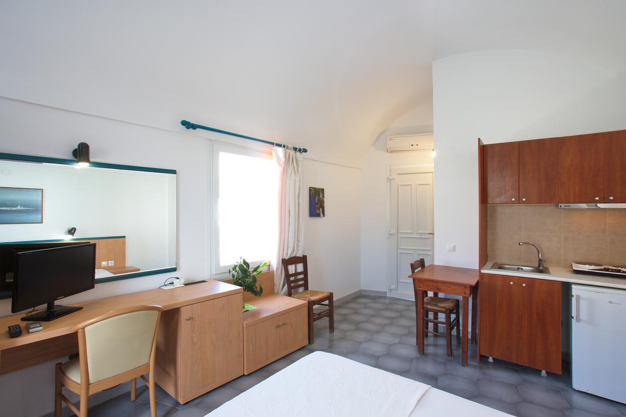 Sun -Rise Apartment Perissa  Bagian luar foto