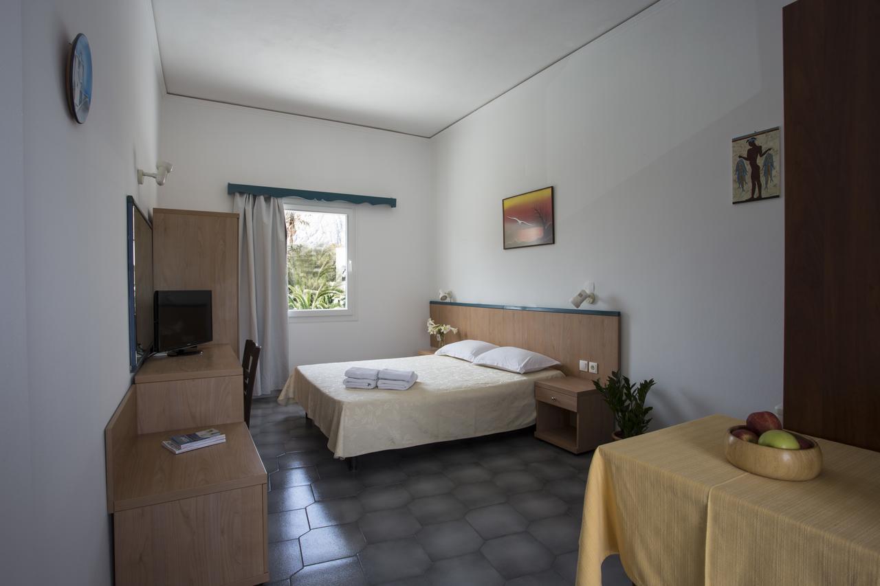 Sun -Rise Apartment Perissa  Bagian luar foto